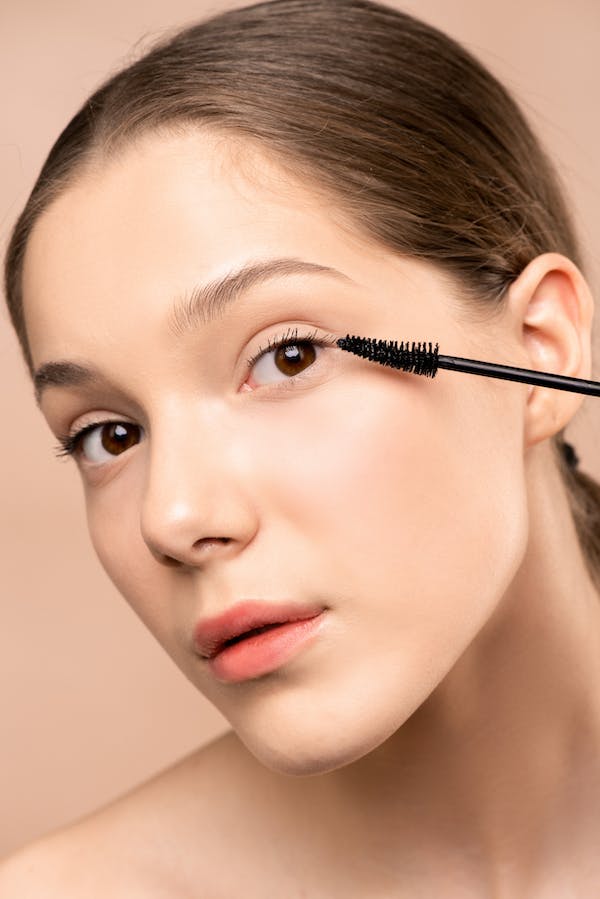 Ready for the Occasion in Minutes with Lashton Beauty’s DIY Lash Extensions